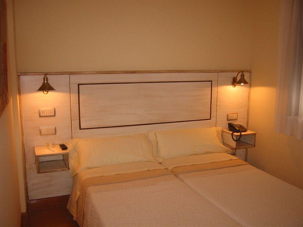 Hotel Castillo de Javier Pamplona Buitenkant foto